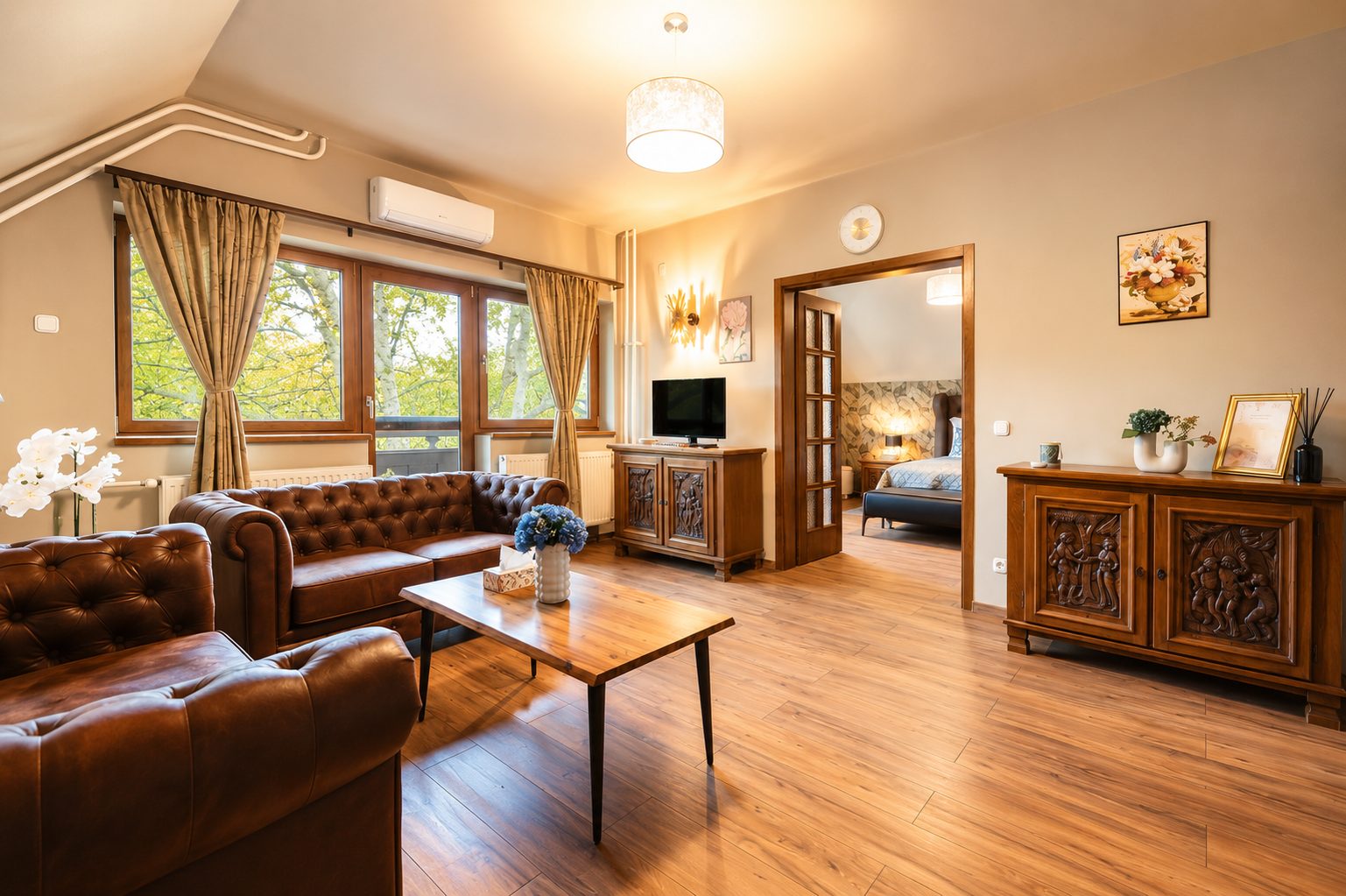 The suite living room